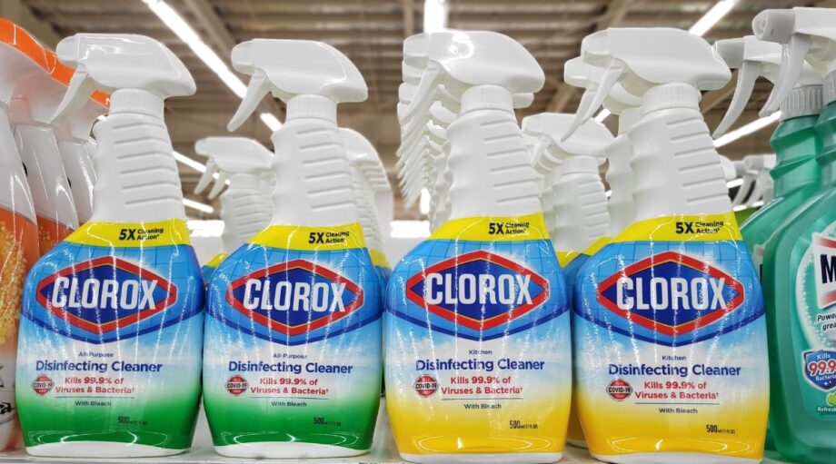 What Should I Add to Christmas Tree Water?