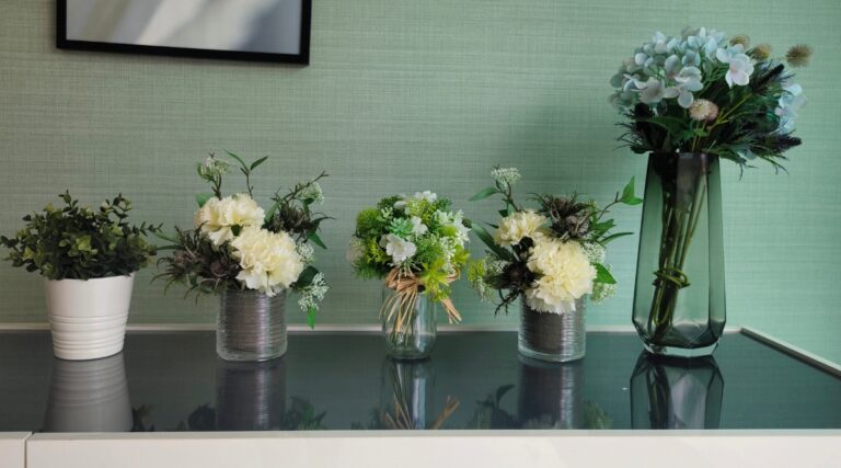 How to Create Beautiful Flower Arrangements: 13 Pro Tips