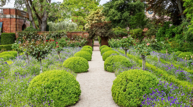 15 Garden Design Ideas that Boost Curb Appeal