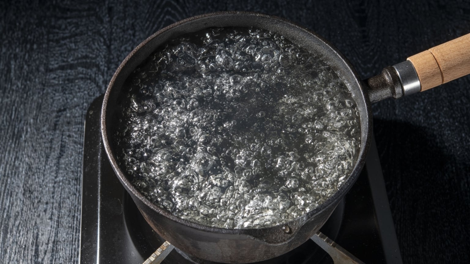 13 Natural Ways to Get Rid of Weeds That Really Work
